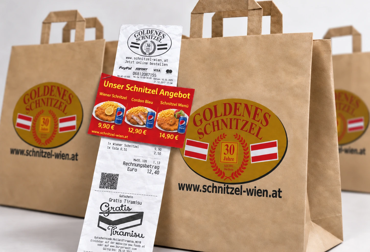 Restaurant-Marketing mit bedruckten Papiersackerln, Gutschein-Flyer und Gutschein auf der Rechnung zur Förderung von Direktbestellungen.
